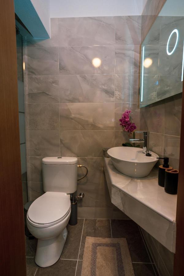 Seashell Luxury Apartment นิกิติ ภายนอก รูปภาพ