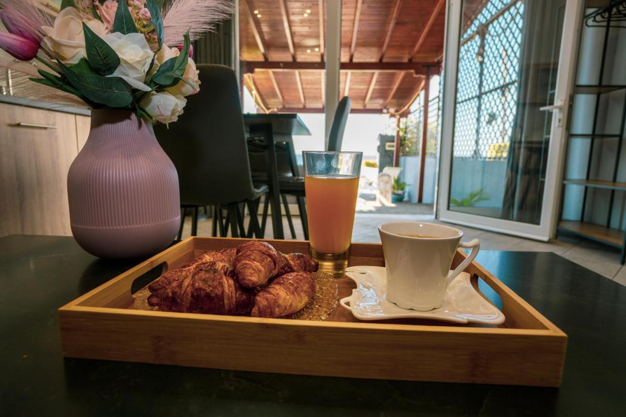 Seashell Luxury Apartment นิกิติ ภายนอก รูปภาพ